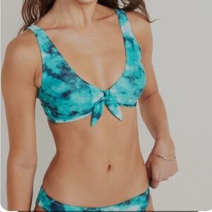 Old Navy tie dye swim suit set. Medium top, large bottom
